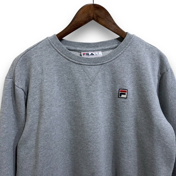FILA Women's Mini Box Logo Crewneck Sweatshirt Gray Cropped‎ Size XL 24 x 23 - Picture 4 of 6